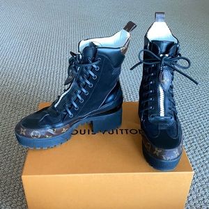 Louis Vuitton monogram white zipper desert boot